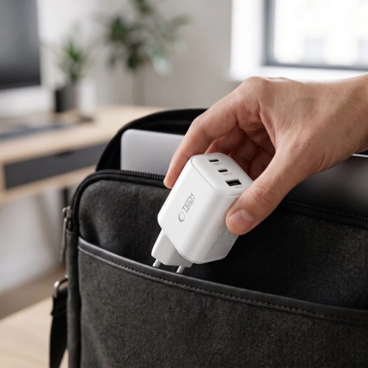 Ładowarka sieciowa Tech-Protect NCA100W-GAN-AVS 3-port Network Charger PD 3.2 100W / QC3.0 White