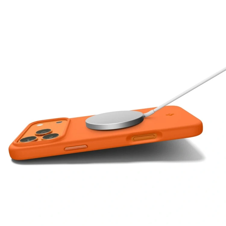 Etui Spigen Silicone Fit Mag MagSafe do Apple iPhone 17 Pro Max Cosmic Orange