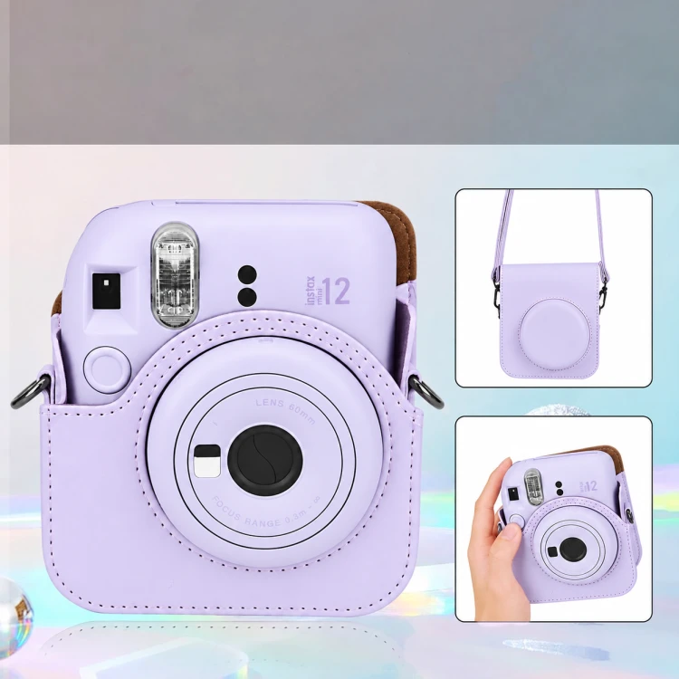 Lawendowy aparat Instax w etui.png
