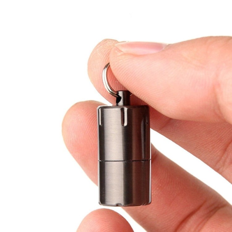 Mini-Compact-Kerosene-Lighter-Key-Chain-Capsule-Gasoline-Lighter-Inflated-Keychain-Petrol-Lighter-Outdoor-Tools (1)-min.jpg