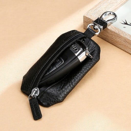 ELEGANCKIE-ETUI-SASZETKA-PORTFEL-NA-KLUCZE-ZAMYKANE-SKORZANE-STYLOWE-CZARNE-Kolor-czarny-min.jpg