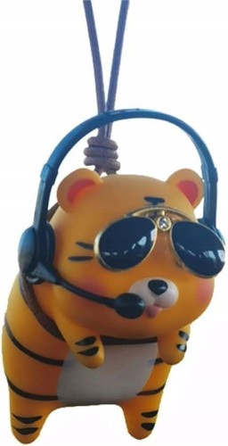 ZAWIESZKA-OZDOBA-DO-SAMOCHODU-DO-AUTA-NA-LUSTERKO-TYGRYSEK-NA-PREZENT-EAN-GTIN-5903802291230-min.jpg