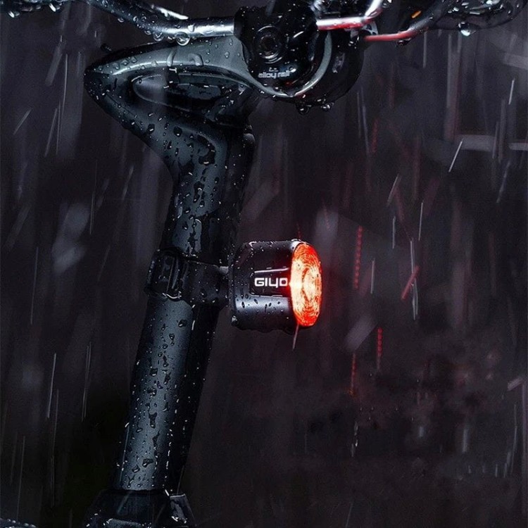 LAMPKA-ROWEROWA-PREMIUM-OSWIETLENIE-NA-ROWER-NA-TYL-TYLNA-LED-CZERWONA-EAN-GTIN-5906896100587.jpg