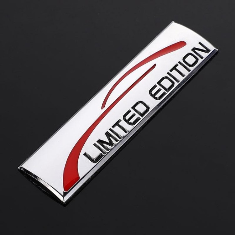 EMBLEMAT-ZNACZEK-NA-SAMOCHOD-LIMITED-EDITION-KLEJONY-UNIWERSALNY-SREBRNY-EAN-GTIN-5906896101737.jpg