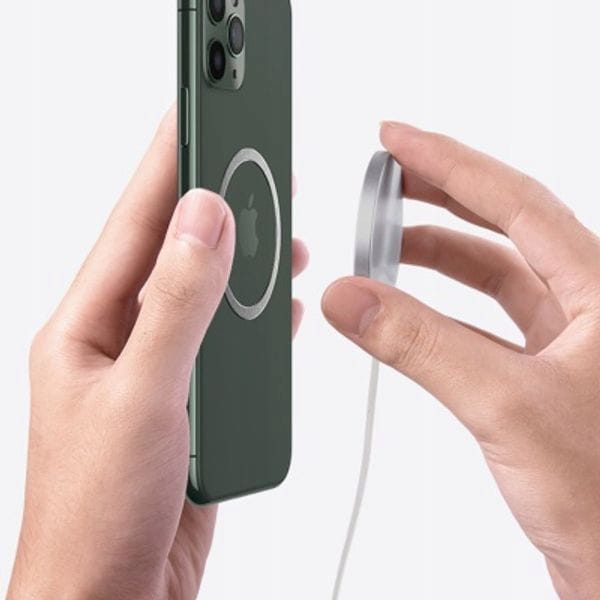 BLASZKA-NAKLEJANA-NA-TELEFON-DO-MAGSAFE-DO-UCHWYTU-MAGNETYCZNEGO-SREBRNA-EAN-GTIN-5906896108767.jpg