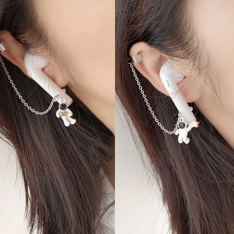 LANCUSZEK-DO-SLUCHAWEK-BEZPRZEWODOWYCH-NAUSZNICA-AIRPODS-ASTRONAUTA-V2-EAN-GTIN-5906896111101.jpg