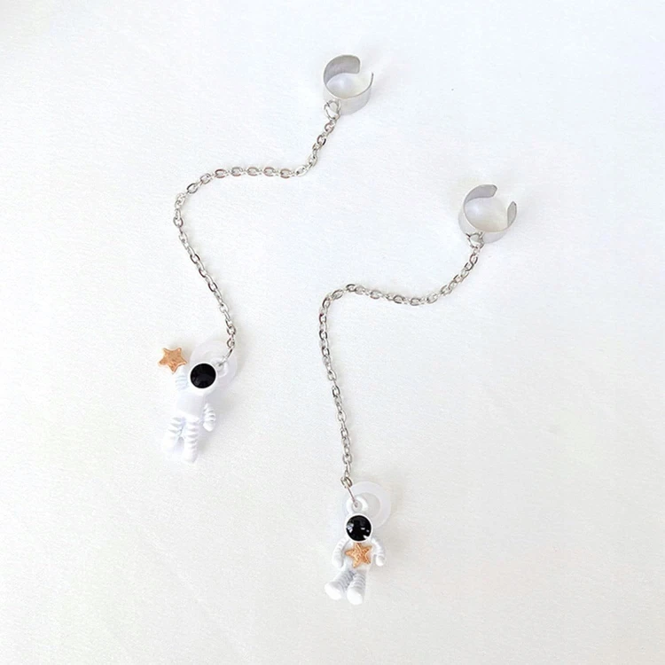 LANCUSZEK-DO-SLUCHAWEK-BEZPRZEWODOWYCH-NAUSZNICA-AIRPODS-ASTRONAUTA-V2-Kod-producenta-5906896111101.jpg