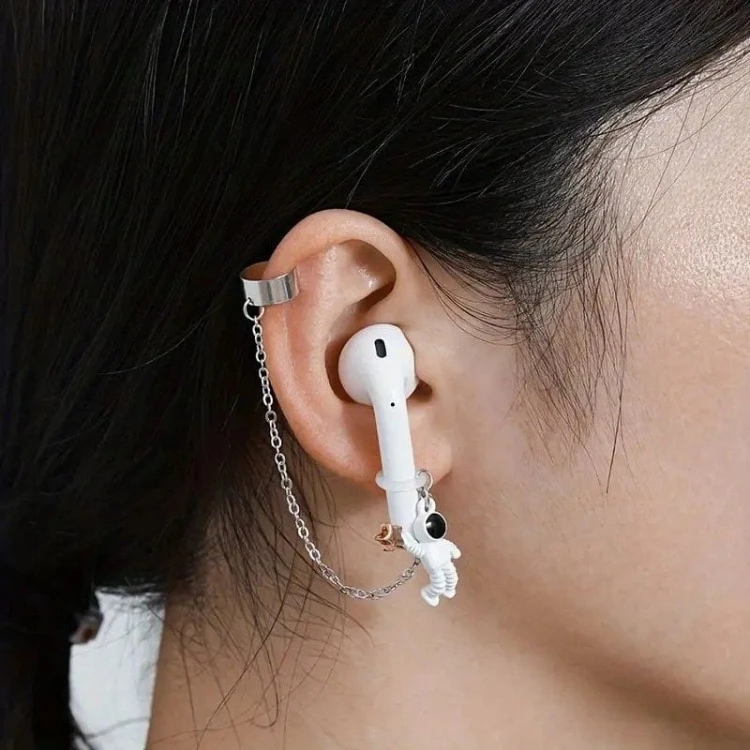 LANCUSZEK-DO-SLUCHAWEK-BEZPRZEWODOWYCH-NAUSZNICA-AIRPODS-ASTRONAUTA-V2-Przeznaczenie-Airpods.jpg