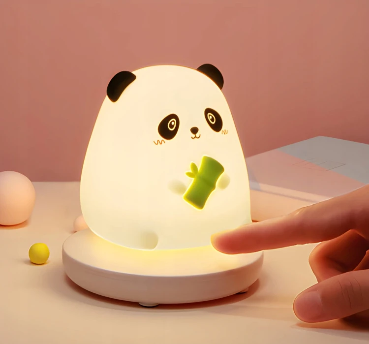 LAMPKA-NOCNA-LED-PANDA-dla-DZIECKA-BIALA-MIEKKA-SILIKONOWA-BEZPRZEWODOWA-Kod-producenta-LED-PANDA-WHT-ST.jpg
