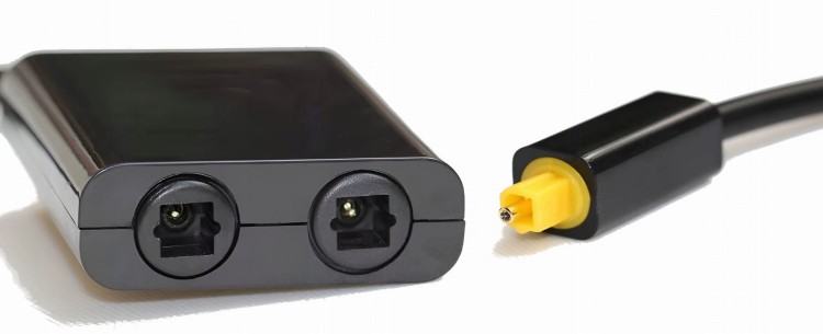 TOSLINK-ROZDZIELACZ-OPTYCZNY-AUDIO-SPLITTER-1x2-SPDIF-ADAPTER-1-do-2-EAN-GTIN-5906896115970.jpg