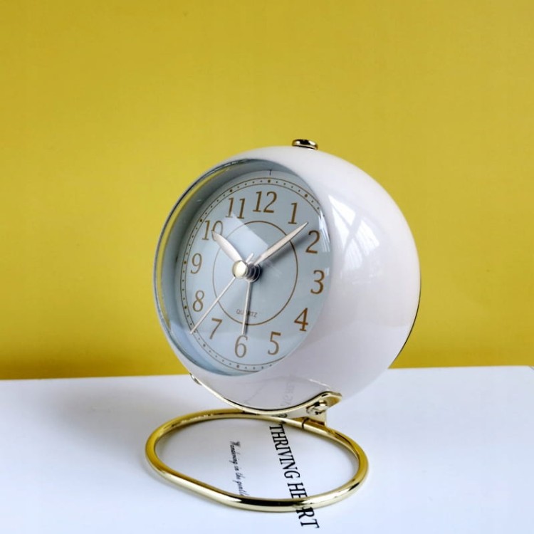 ZEGAR-ZEGAREK-BUDZIK-BEZGLOSNY-CICHY-METALOWY-ELEGANCKI-STYLOWY-RETRO-KREM-EAN-GTIN-5906896115840.jpg