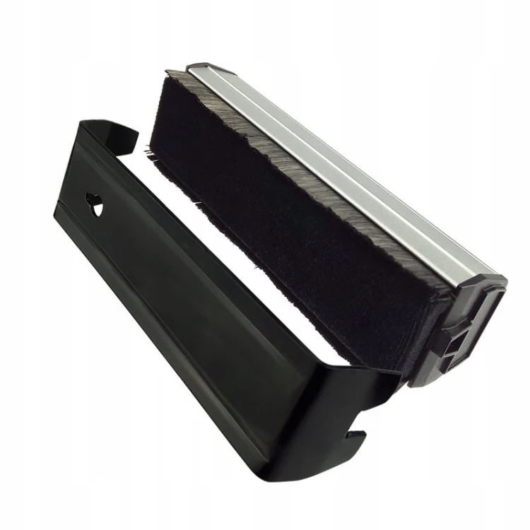 SZCZOTKA-ANTYSTATYCZNA-do-PLYT-WINYLOWYCH-WINYLI-AKSAMITNA-WLOKNO-WEGLOWE-Kod-producenta-SZCZOT-WINYL-02-BT.jpeg